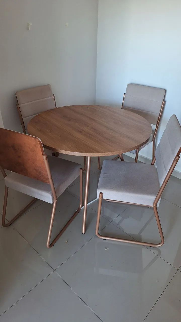 Conjunto mesa de jantar 4 cadeiras Carraro