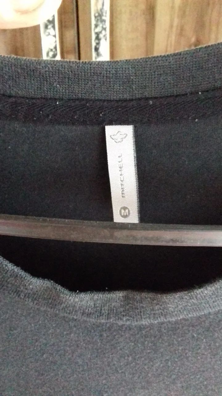 Camisa Mitchell Preta tam M 40,00 - Foto 3