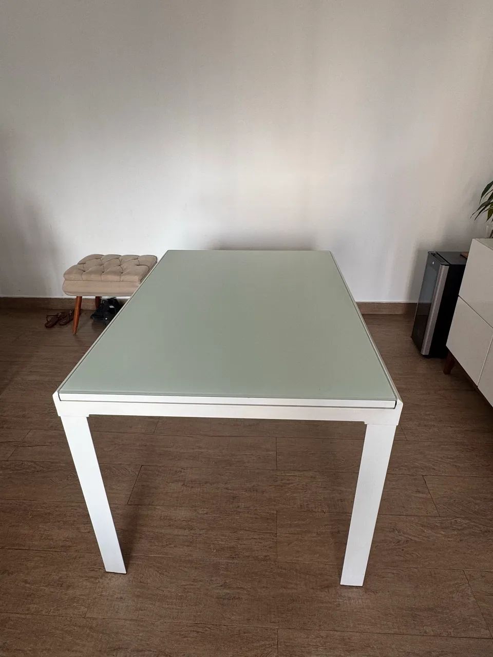 Mesa de Jantar Extensível com Tampo de Vidro Branco - Excelente Estado