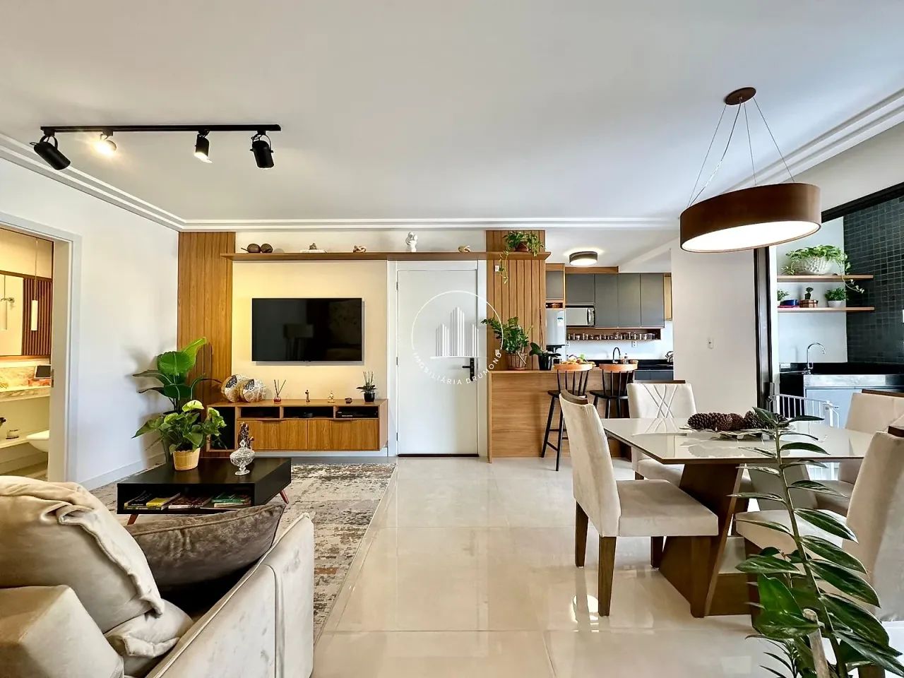 Apartamento 2 Quartos com 2 Suítes e 86m² - Canto
