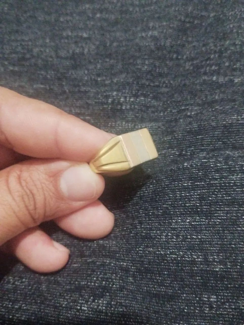 Lindo anel em ouro 18 k nao vendo na grama peça 