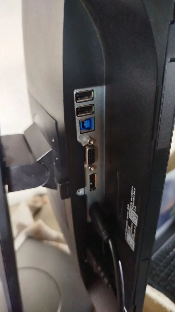 Lote 3 Monitores Dell P2018 com HDMI 20 polegadas e suporte VEZA, só nessa quinta - Foto 2
