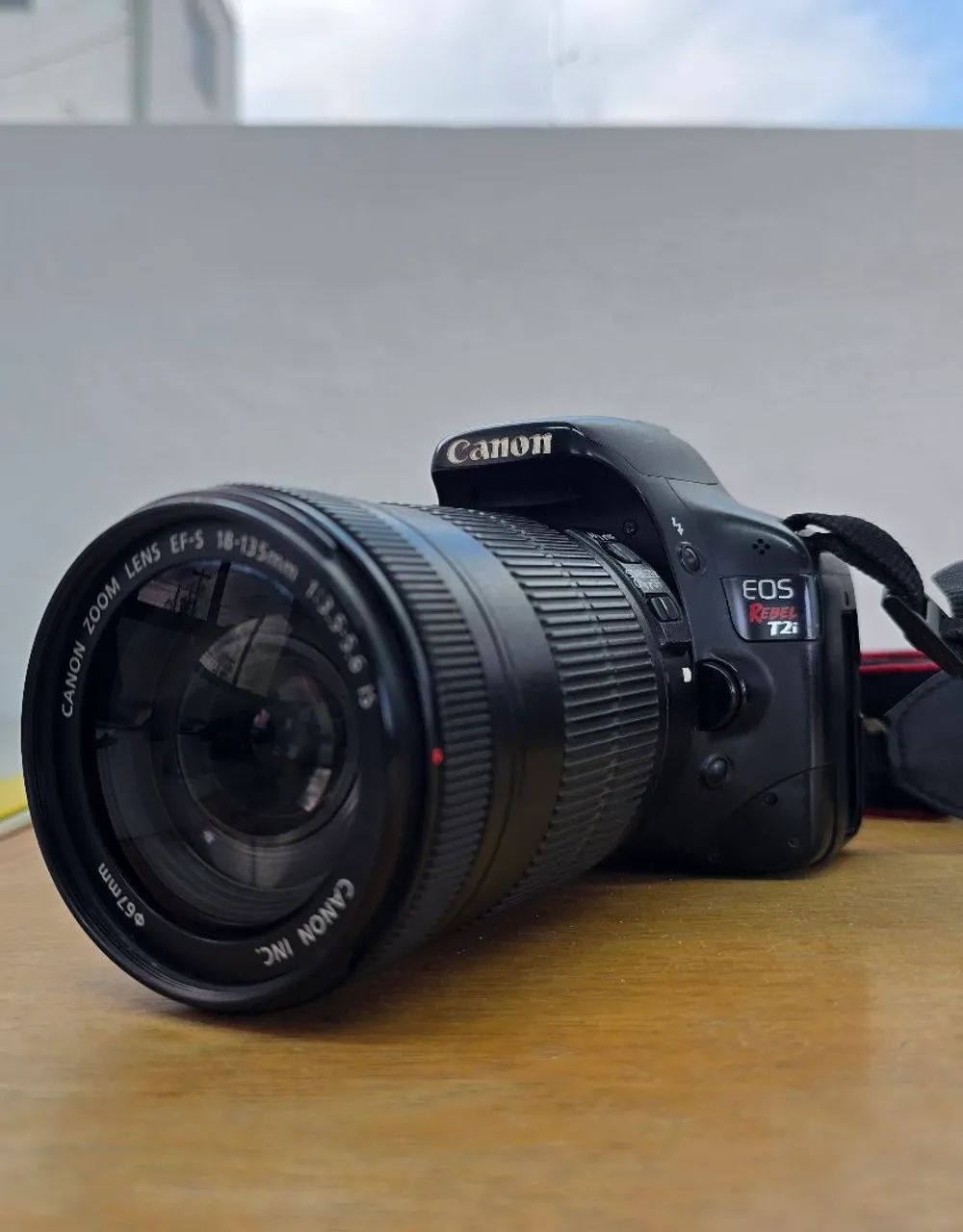 Câmera Canon EOS T2i