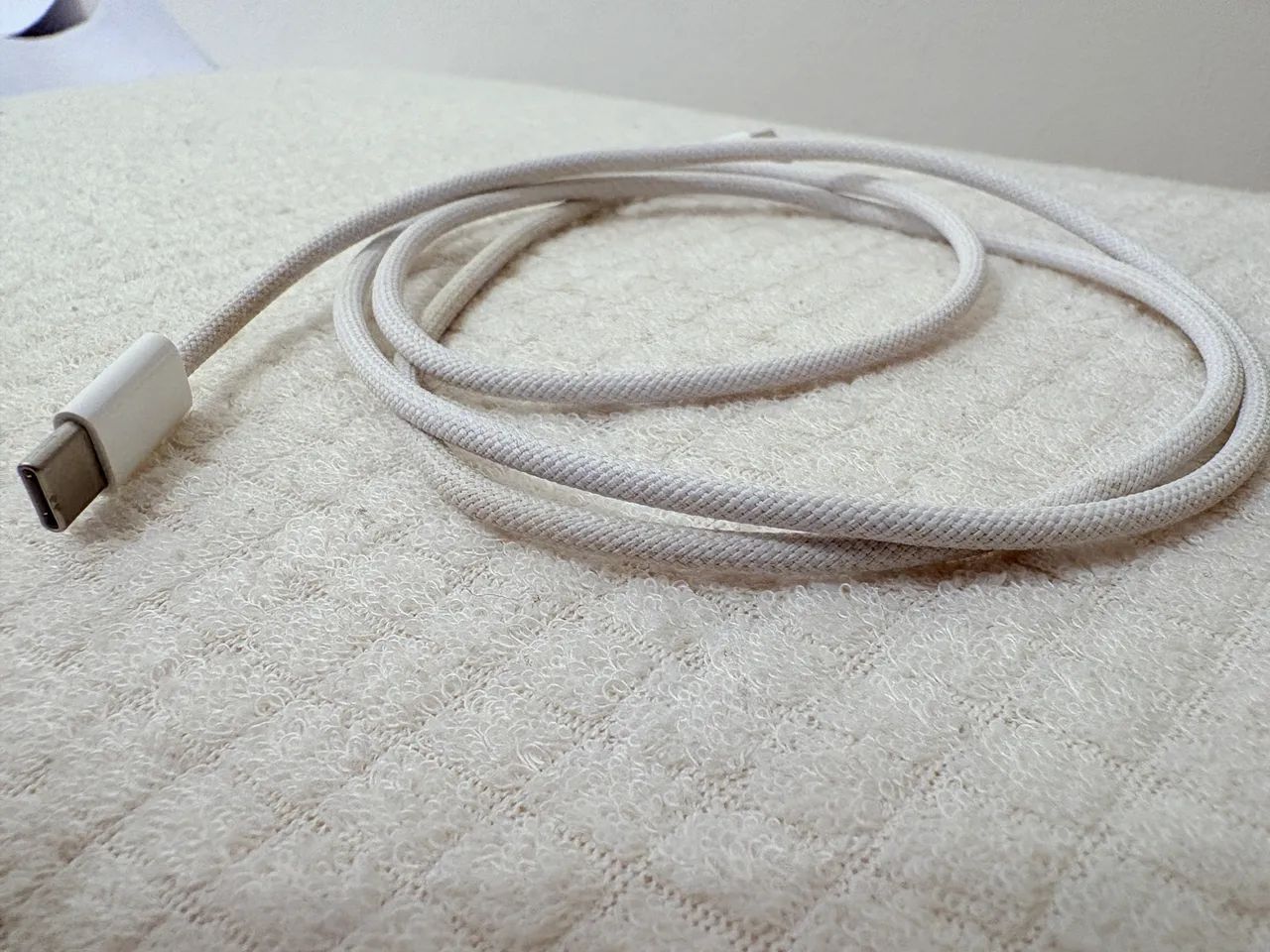 Cabo usb-c Apple Original - Foto 2