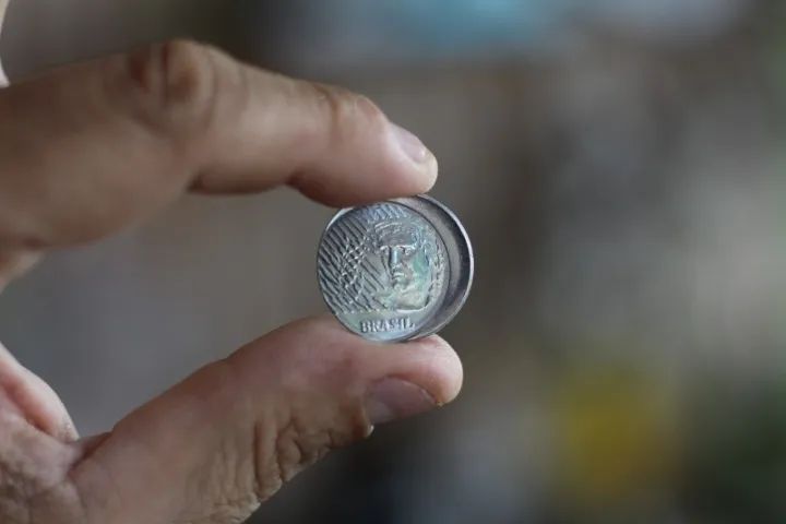 Moeda Rara de 5 centavos (boné - disco deslocado) - Foto 2