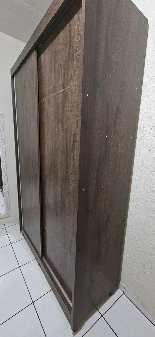 Guarda-roupa solteiro
