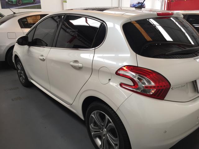 Peugeot 208 Griffe 1.6 Branco Pérola 2015 - Foto 6