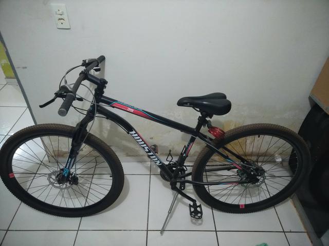 Vendo bike aro 29 Houston Discovery R$800,00