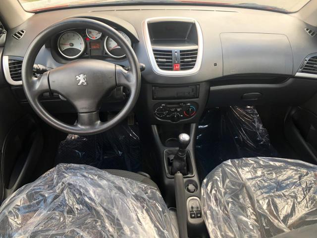Peugeot 207 hatch 1.4 completo 2014 34.000km única dona - Foto 4