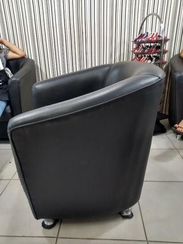 Poltrona preta em couro - Foto 3