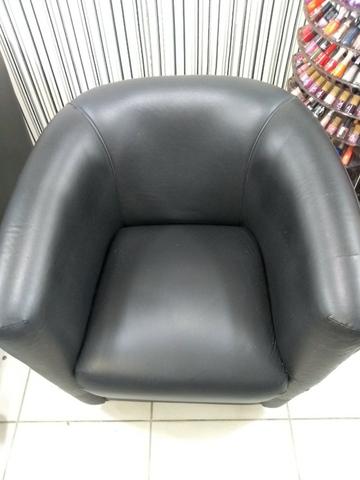 Poltrona preta em couro - Foto 2