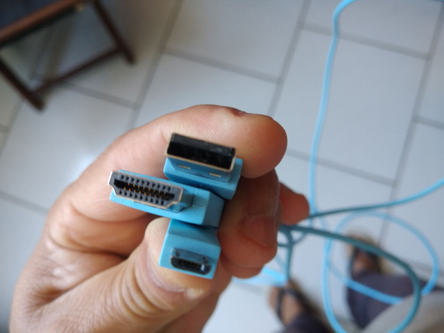 Cabo USB três em um