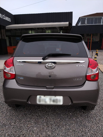 Vendo Etios Hatch 1.5 XLS Automático 2017/2018 - Foto 7