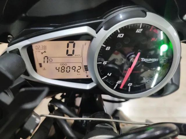 triumph street triple ra