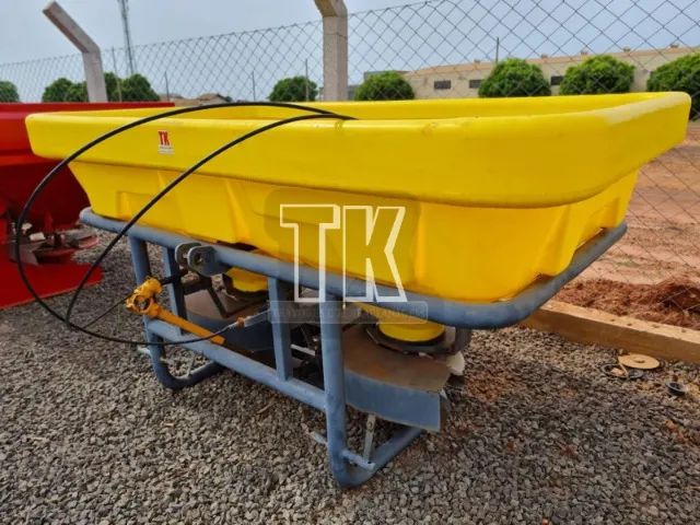 cod.468 - Distribuidor de Sementes e Adubos Triton - TK Tratores Nova Andradina - MS  - Foto 2