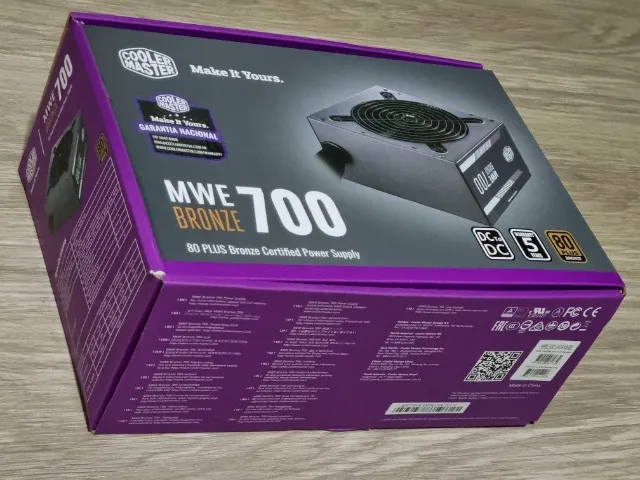 Fonte ATX Gamer Cooler Master MWE 700 80 Plus
