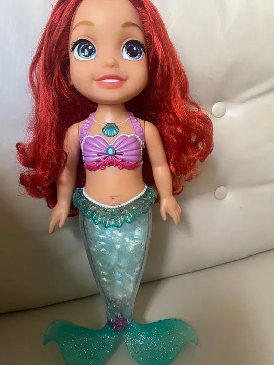 Ariel boneca