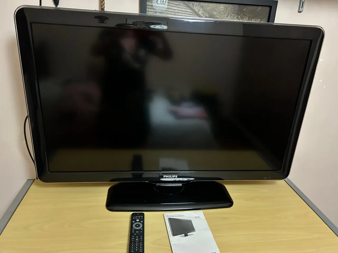 TV Philips LCD Full HD 42 polegadas funcionando perfeitamente