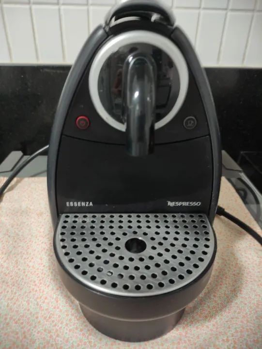 Cafeteira Automática Essenza - Aceita outras cápsulas 