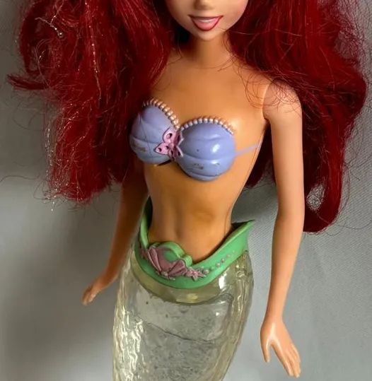 Boneca Usada Pequena Ariel  - Foto 3