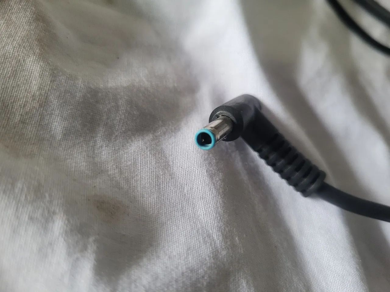 Carregador HP 19v 2.31A tpn-la15 pino agulha funcionando perfeitamente. - Foto 5