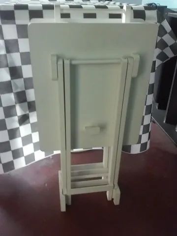 Mesa o Kit 2mesinhas e suporte, madeira, cor branca, bom estado. - Foto 3