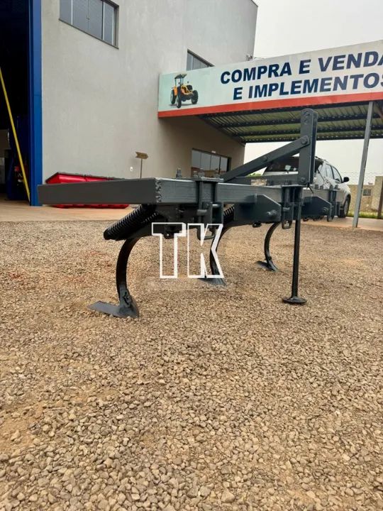 cod. 1138 - Cultivador/Riscador de 3 hastes - TK Tratores Nova Andradina - MS  - Foto 4