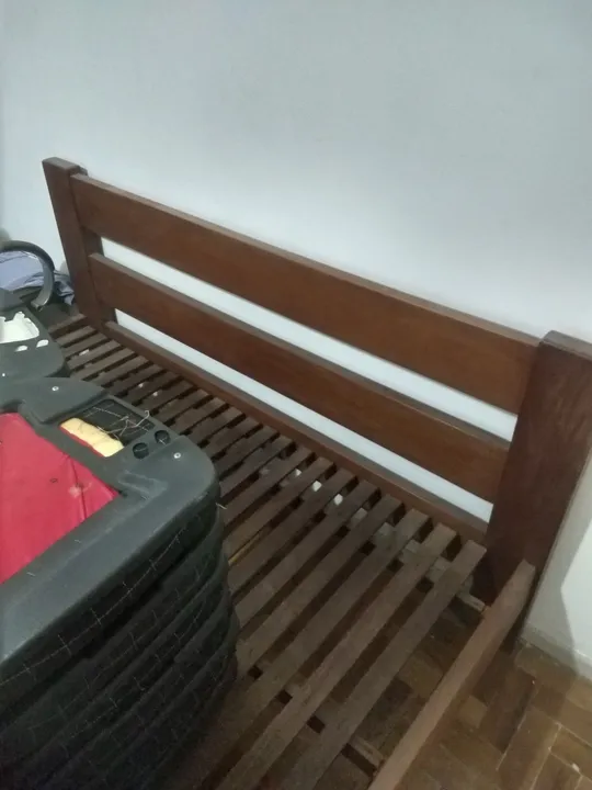 Cama de mogno
