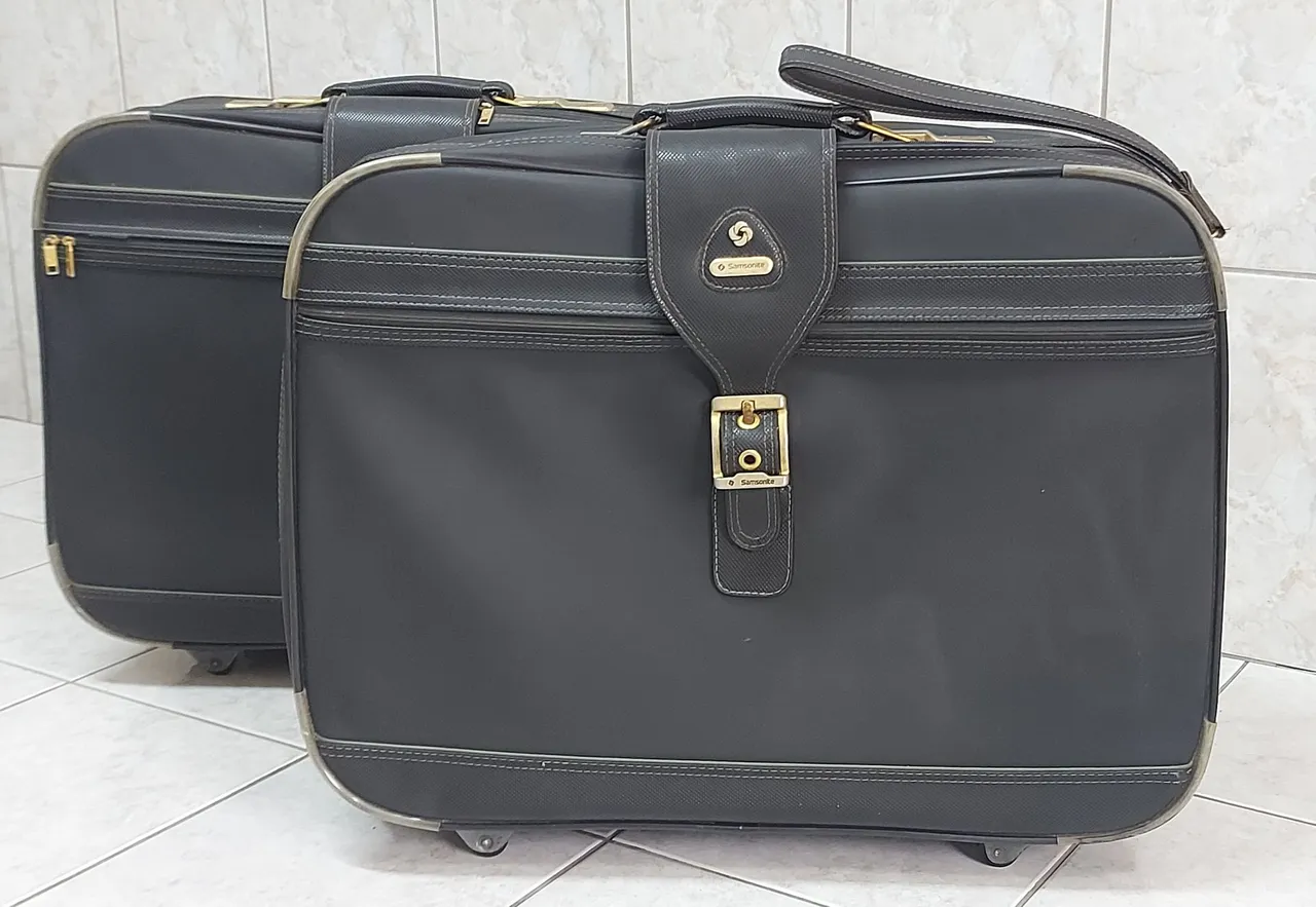 Mala de viagem Samsonite em ótimo estado. Original