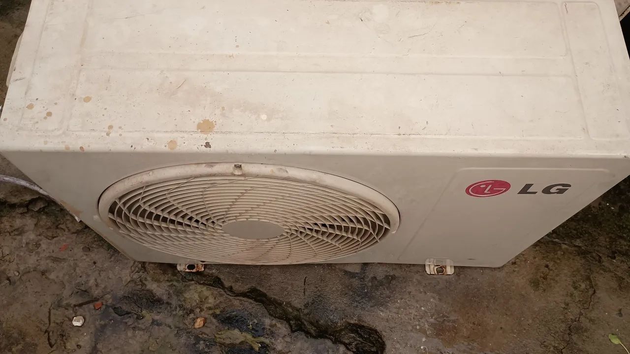 Condensadora 9.000 BTUs LG Split Usado