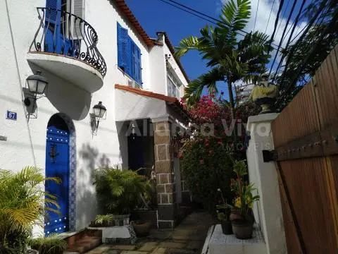 Botafogo | Casa 5 quartos, sendo 1 suite