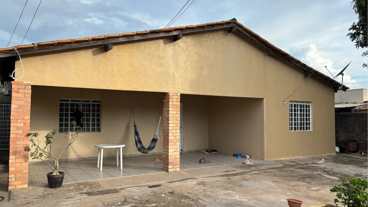 Casa bem localizada no Pricumã