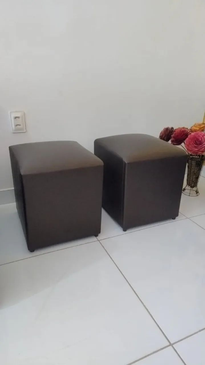 Selling two poufs65704315085569120