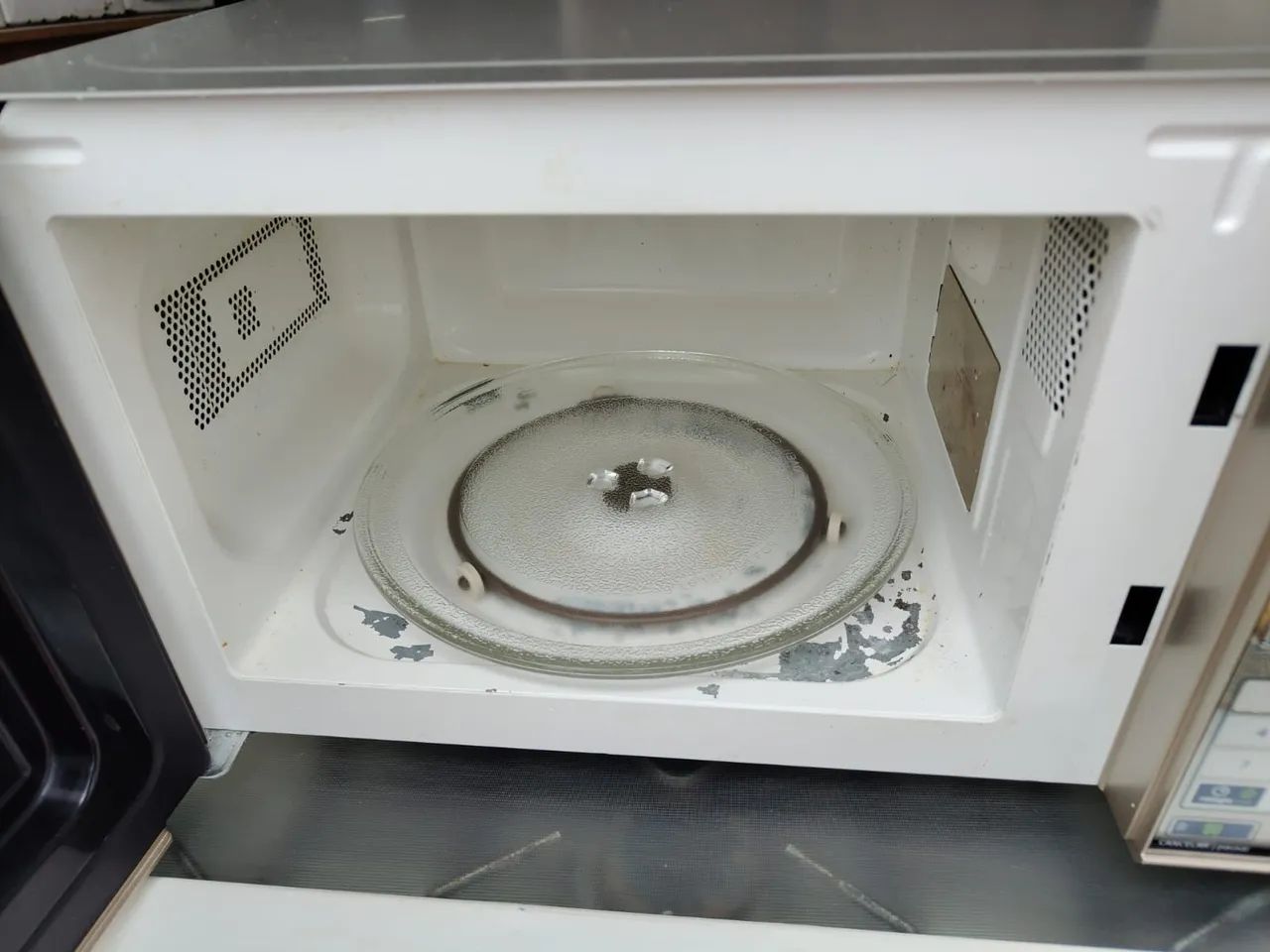 Microondas Midea 20 litros funcionando perfeitamente ((ENTREGO GRÁTIS)) - Foto 6