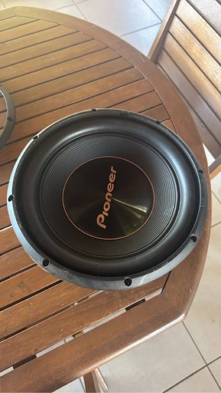 Vendo 3 pares de cara preta 500 rms