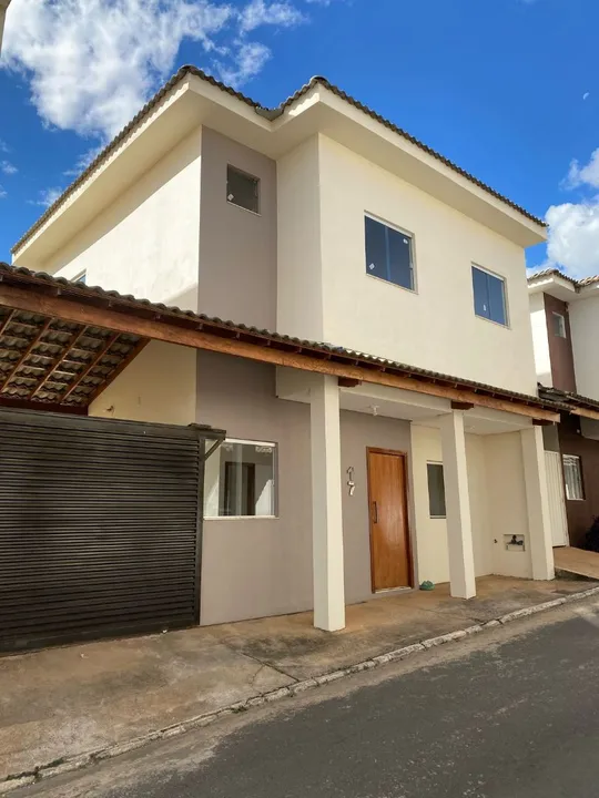 Casa em Condomínio Fechado com 3 Quartos