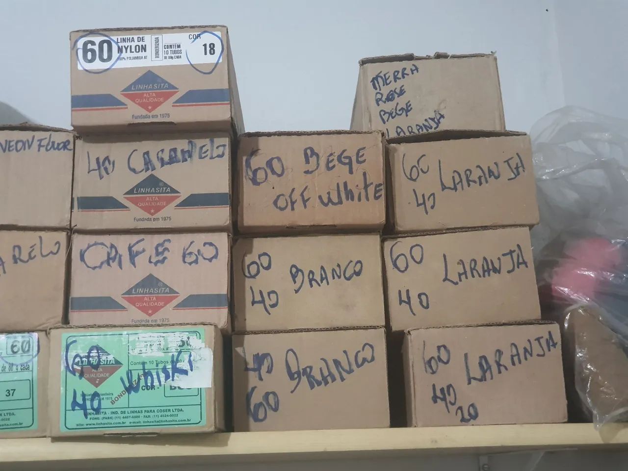 LOTE 370 CONES Linhas para costura de alta qualidade em diversas cores