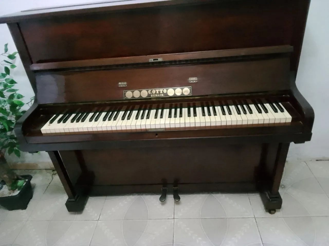 Piano de cauda antigo - Decoração impecável - Foto 2