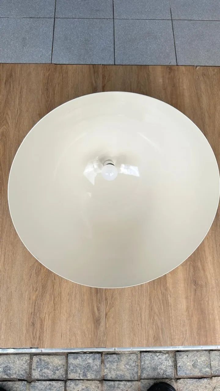 LUMINÁRIA PENDENTE MEIA LUA 57CM EM AÇO BRANCO TEXTURA COM CREME (INTERNO) - Foto 4