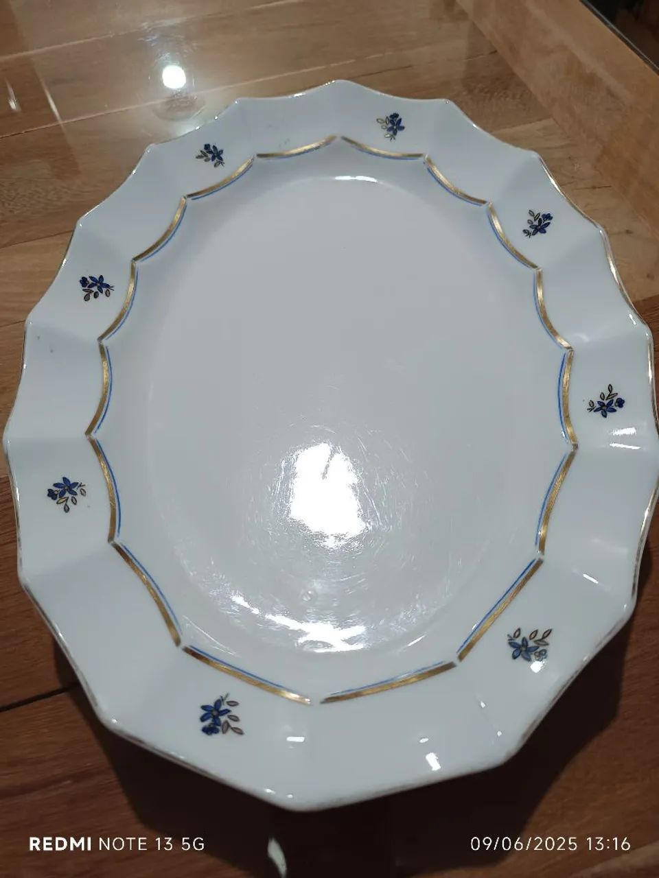 Travessa Oval  Portuguesa, 1950, Decorada com Detalhes Florais - Foto 6