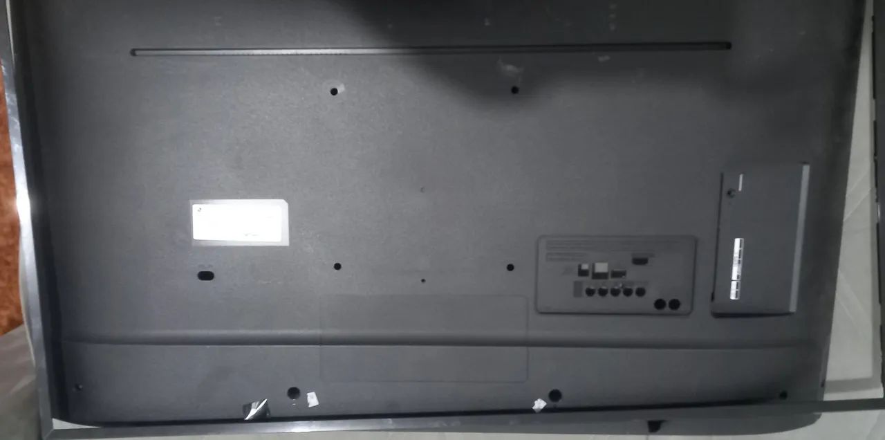 Tampa e moldura tv LG 43UJ6300