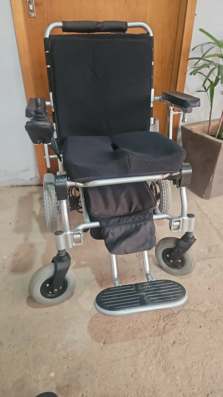 Cadeira de Rodas Motorizada Divinità 12'
