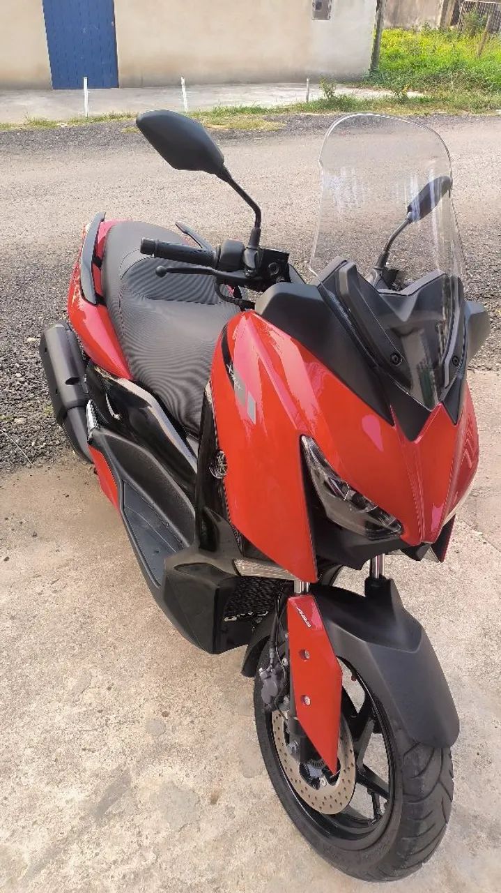 Xmax vermelha - 2024 - 9mil kms