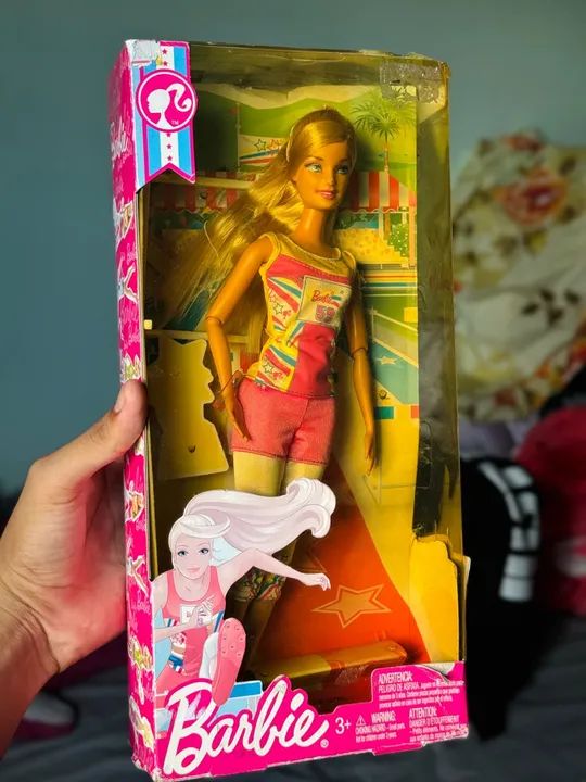 Barbie corredora articulada antiga Mattel Boneca Barbie - Brincando de Esportes - Foto 5