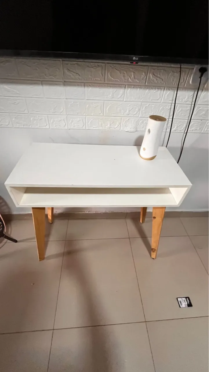 Escrivaninha moderna com design clean
