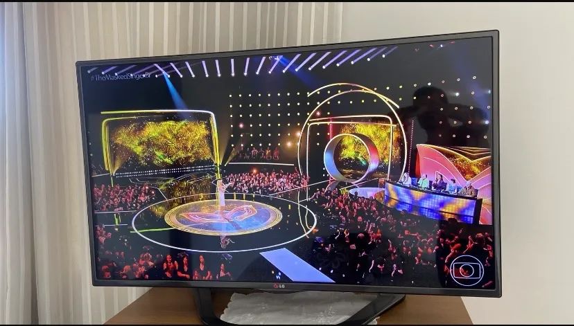 VENDO TV ?42? SMART 4k  LG - Foto 2