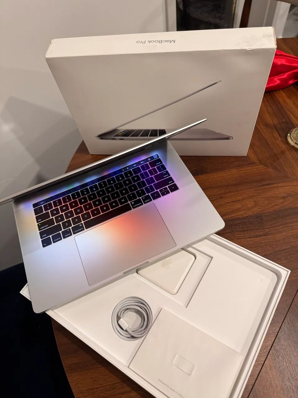 MacBook Pro 15 pol Core I7 / 16GB de ram / 256GB SSD - Impecável