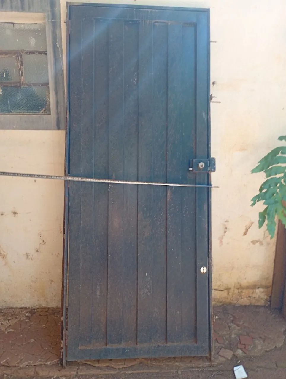 IRON GATE64520835746433121