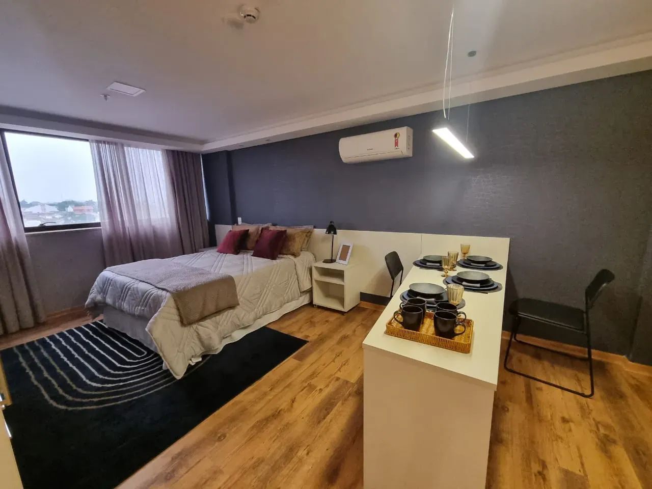 Flat Suíte Confortável com Cama Queen e Cozinha Americana - Foto 2