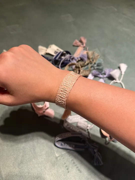22 pulseiras Dior Tassel